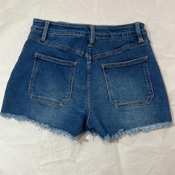 YMI SHORTS HIGH RISE DENIM BUTTON FLY ROW HEM SIZE 7/28 - Picture 4 of 5